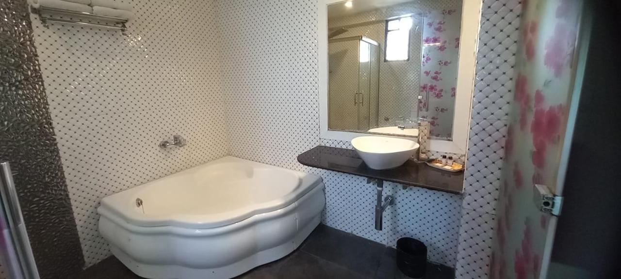 Ojas Hotel & Resort Durgápur Kültér fotó